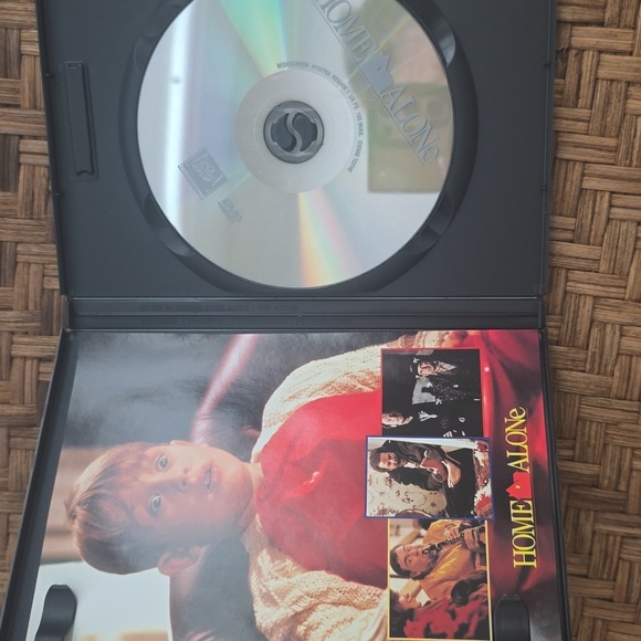 Home Alone Christmas Movie CD - Picture 3 of 4